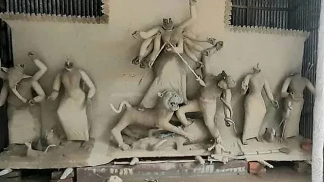 मूर्ति विखंडन: बांग्लादेश के मंदिर में दुर्गा पूजा से पहले तोड़ी गईं 7 मूर्तियां