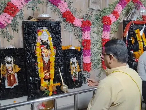शारदीय नवरात्र की शुरुआत: उमरिया में मां विरासिनी की आराधना और घट स्थापना