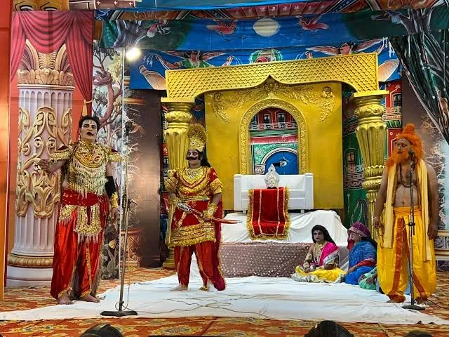 पानीपत में रामलीला: दूध व्यापारी रावण और इलेक्ट्रॉनिक इंजीनियर निभा रहे श्रीराम की भूमिका