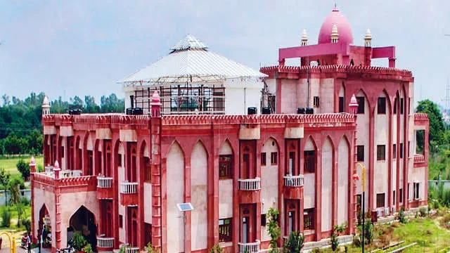 तकनीकी संवाद: लखनऊ में विद्यार्थियों ने की एआई और तकनीकी पर चर्चा