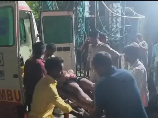 सुलतानपुर फायरिंग कांड: बेकरी विवाद में राहगीर को लगी गोली, लखनऊ रेफर