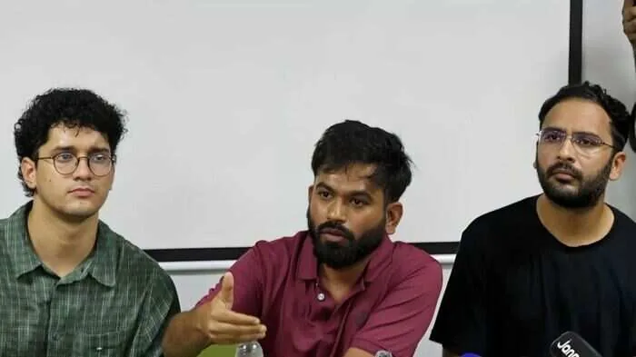 विपक्ष को समर्थन: कॉकरोच जनता पार्टी 1 नवंबर की रामलीला रैली में शामिल होगी