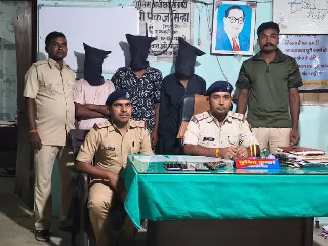 बड़ी गिरफ्तारी: सीतामढ़ी में देसी पिस्टल और अपाचे बाइक के साथ सोनबरसा का युवक गिरफ्तार