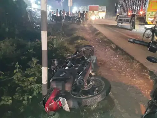 सड़क हादसा बहराइच: रोडवेज बस और बाइक की टक्कर में दो युवकों की मौत