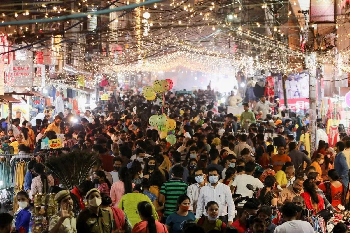 बाजार में रौनक: दीवाली पर गुमला में 15 करोड़ रुपये के कारोबार की उम्मीद