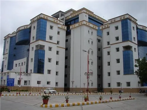 लोहिया संस्थान का कदम: पुलिस को सौंपी सीसीटीवी फुटेज, ईएमटी से हुई थी मारपीट