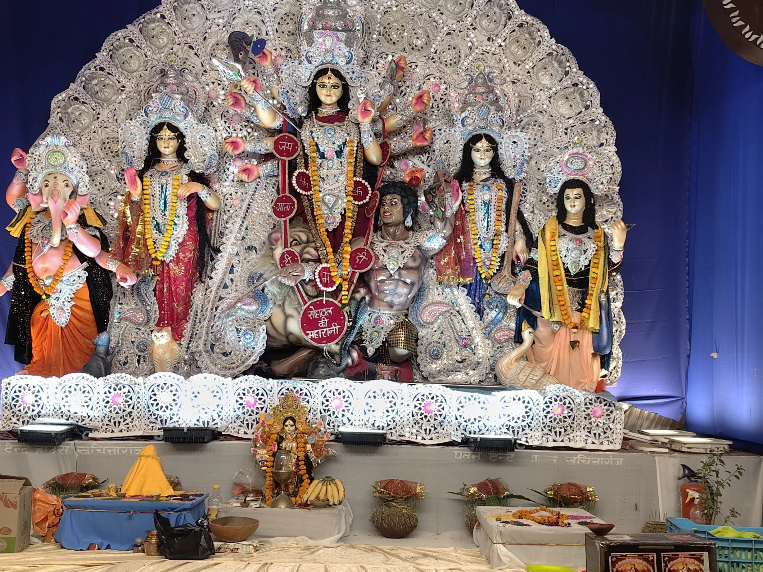 धार्मिक उल्लास: मंदिरों में गूंजे मां स्कंदमाता के जयकारे