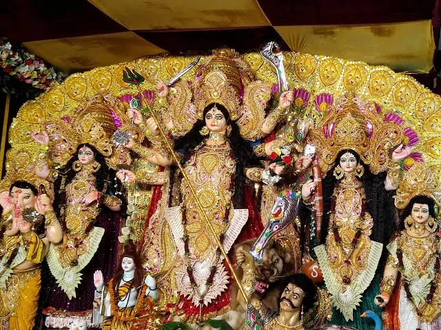 नवरात्र का आरंभ: बस्ती में देवी आराधना के लिए भक्त हुए सक्रिय