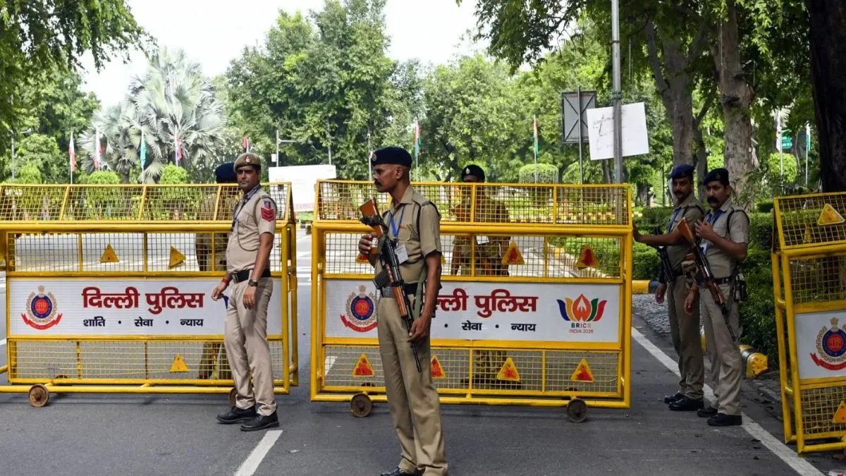 यातायात चेतावनी: राष्ट्रीय राजधानी में इक्कीस मार्गों पर मार्ग डायवर्जन की आशंका, इन रास्तों से जाने से बचें