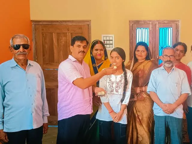अयोध्या की उपलब्धि: किसान की बेटी ने संस्कृत विषय में किया प्रदेश टॉप