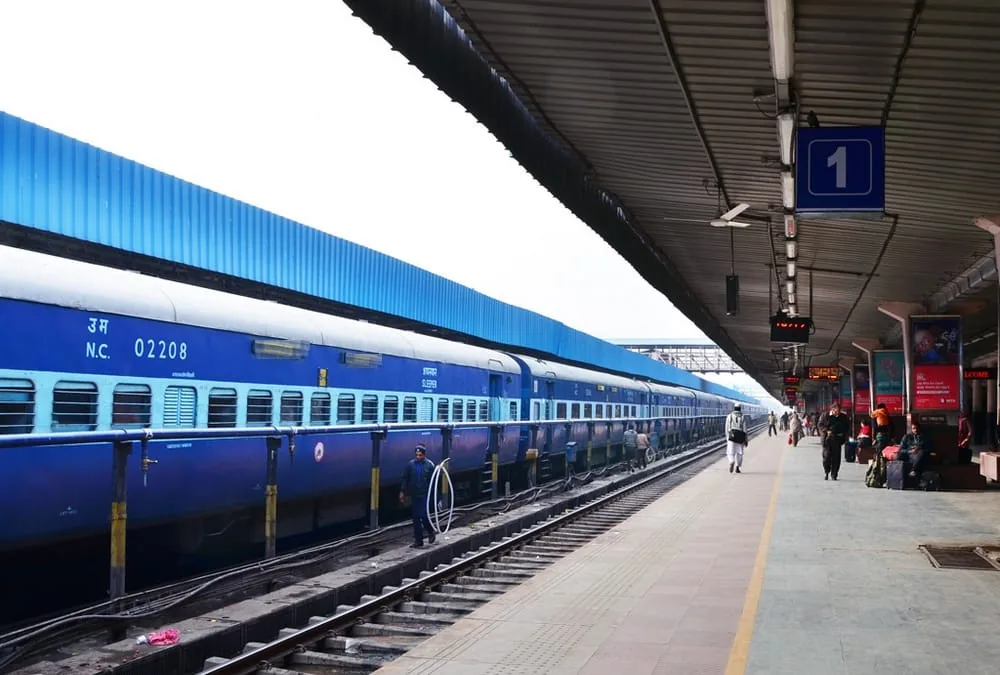 रेलवे का निर्णय: मुंबई और गोरखपुर के बीच 16 अक्टूबर से चलेगी विशेष ट्रेन