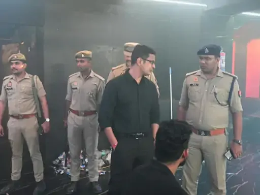 बड़ी कार्रवाई: गाजियाबाद के क्लबों में छापेमारी, चौकी की मिलीभगत से चल रहे थे हुक्का बार और दो उप निरीक्षकों समेत चार लोग सस्पेंड