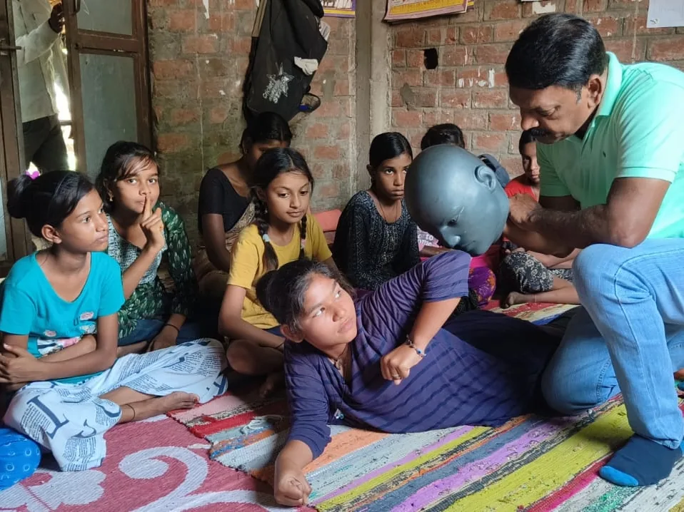 आत्मरक्षा का नया जरिया: इंदौर में महिलाओं और बच्चों के बीच किकबॉक्सिंग का बढ़ा क्रेज