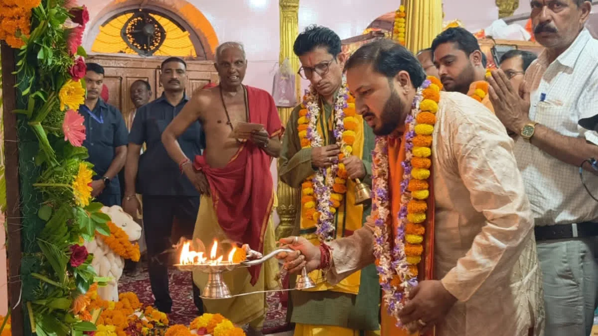 धमतरी में भक्ति की अलख: मां विंध्यवासिनी दरबार में प्रज्ज्वलित हुए 2535 घी के ज्योत