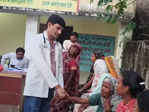 बुखार का प्रकोप: भारा नगला में 50 से अधिक लोग बीमार हुए