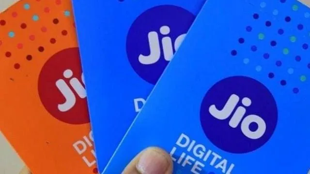 बड़ा ऐलान: रिलायंस जियो ने पेश किया किफायती 299 रुपये का फोन और छह महीने का मुफ्त रिचार्ज