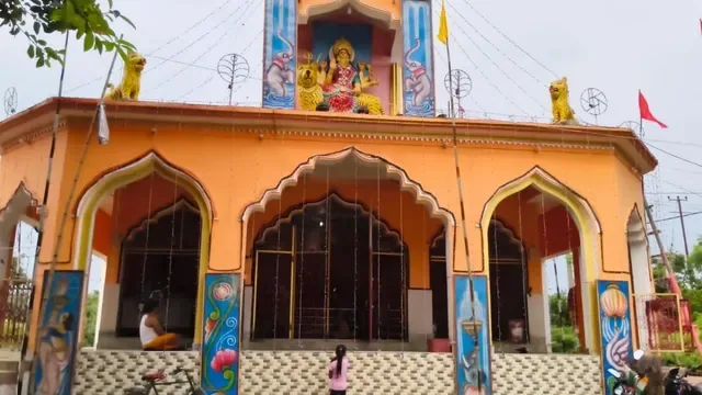 अनूठी परंपरा: सुखपुर में कंधे पर सवार होकर नगर भ्रमण करती हैं मां भगवती