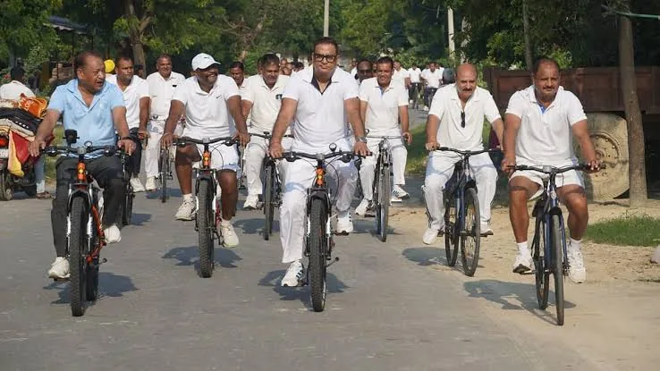 अमेठी में आह्वान: महात्मा गांधी और शास्त्री के आदर्शों को अपनाने की अपील