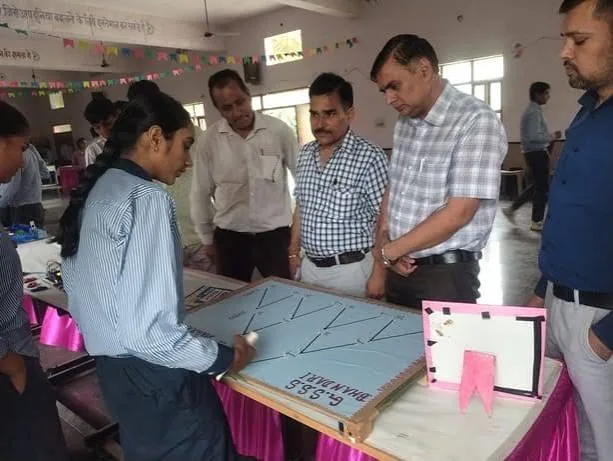 बाल वैज्ञानिकों का कमाल: पानीपत में एआई से हरित ऊर्जा तक के मॉडलों की प्रदर्शनी