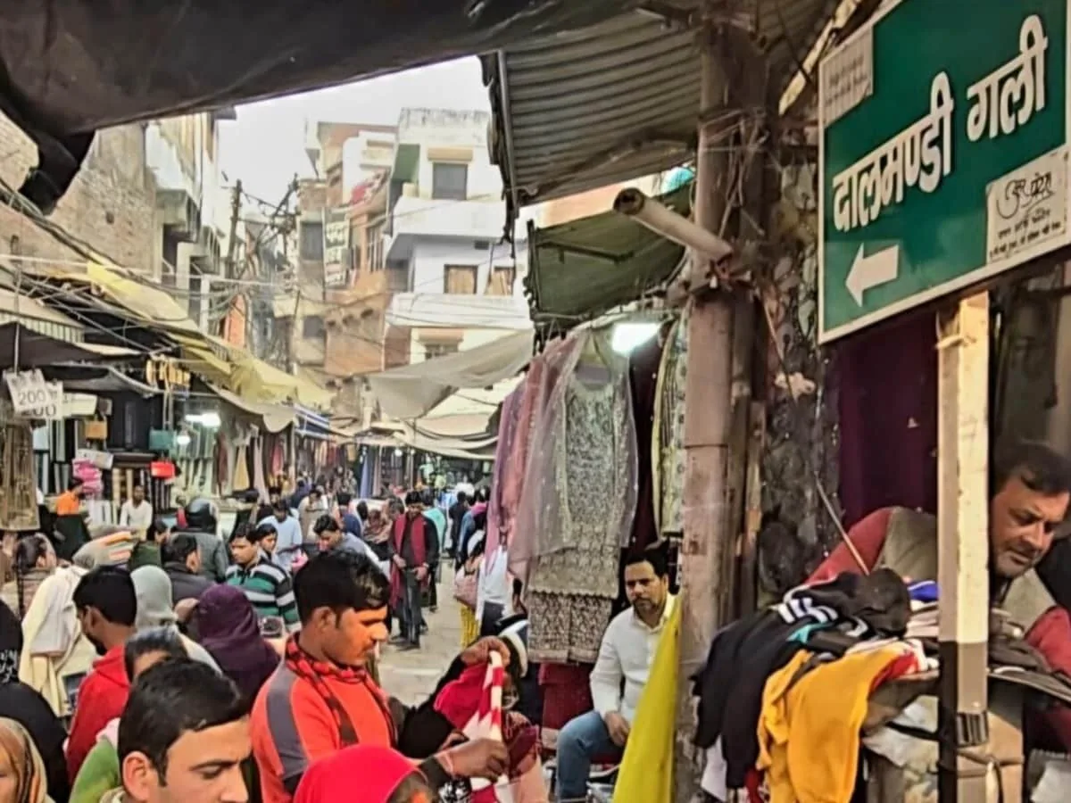 दालमंडी में बड़ी कार्रवाई: काशी विश्वनाथ मंदिर तक सड़क चौड़ीकरण का रास्ता हुआ पूरी तरह साफ