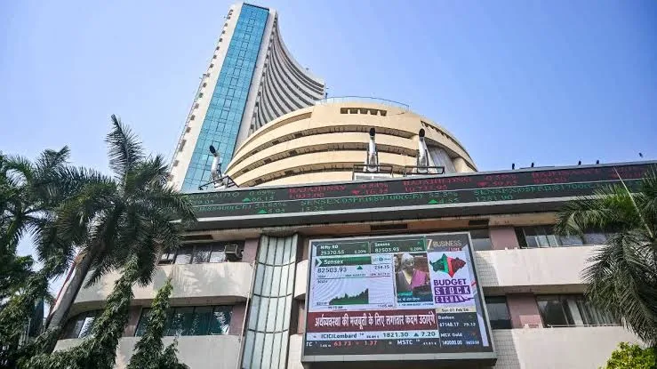 बाजार में उथल-पुथल: सेंसेक्स और निफ्टी में एक फीसदी की बड़ी गिरावट, निवेशकों की चिंता बढ़ी