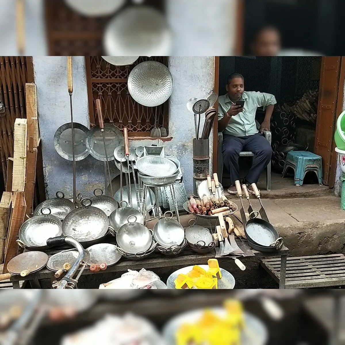 लोहा बाजार: आगरा के ऐतिहासिक लोहामंडी क्षेत्र में लोहे का कारोबार