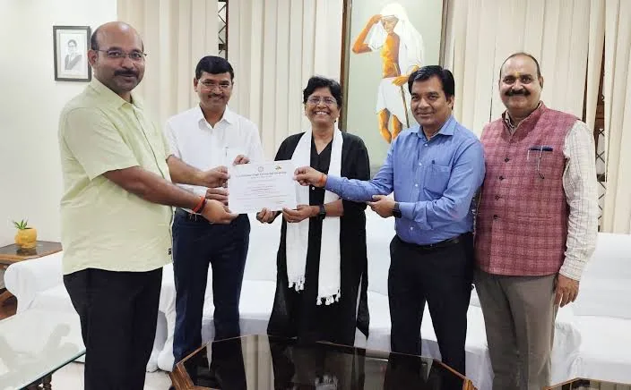 तकनीकी कौशल का प्रदर्शन: आईआईटी गुवाहाटी में पूर्वांचल विश्वविद्यालय के छात्रों ने लहराया परचम
