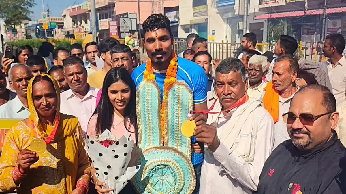 भव्य अभिनंदन: पैरा एथलीट निषाद कुमार के अम्ब आगमन पर उल्लास का माहौल