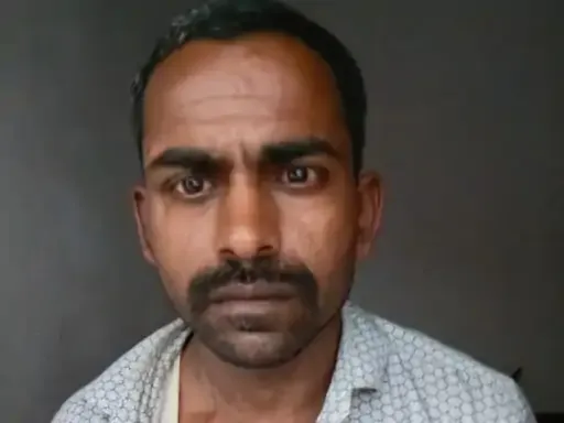 बड़ी कार्रवाई: बिहार पुलिस और एसटीएफ ने दो अवैध देसी कट्टा के साथ अपराधी धनंजय प्रसाद को दबोचा