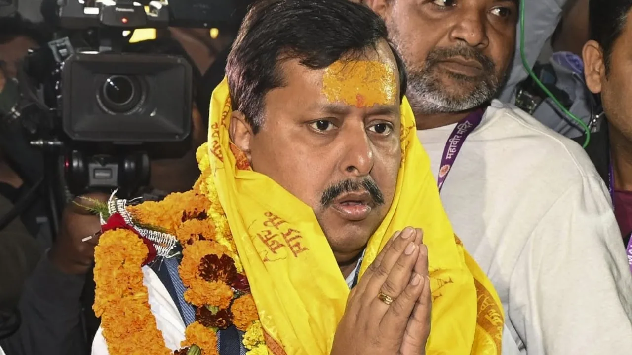 काशी विश्वनाथ दर्शन: भाजपा अध्यक्ष नितिन नवीन ने वाराणसी में की पूजा-अर्चना