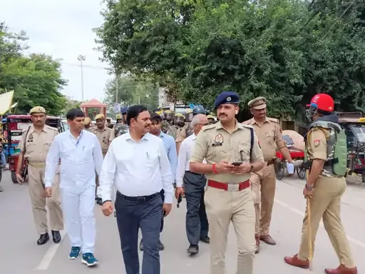 त्योहारी रूट व्यवस्था: गोरखपुर में डीएम और एसएसपी ने सुरक्षा तैयारियों की समीक्षा की