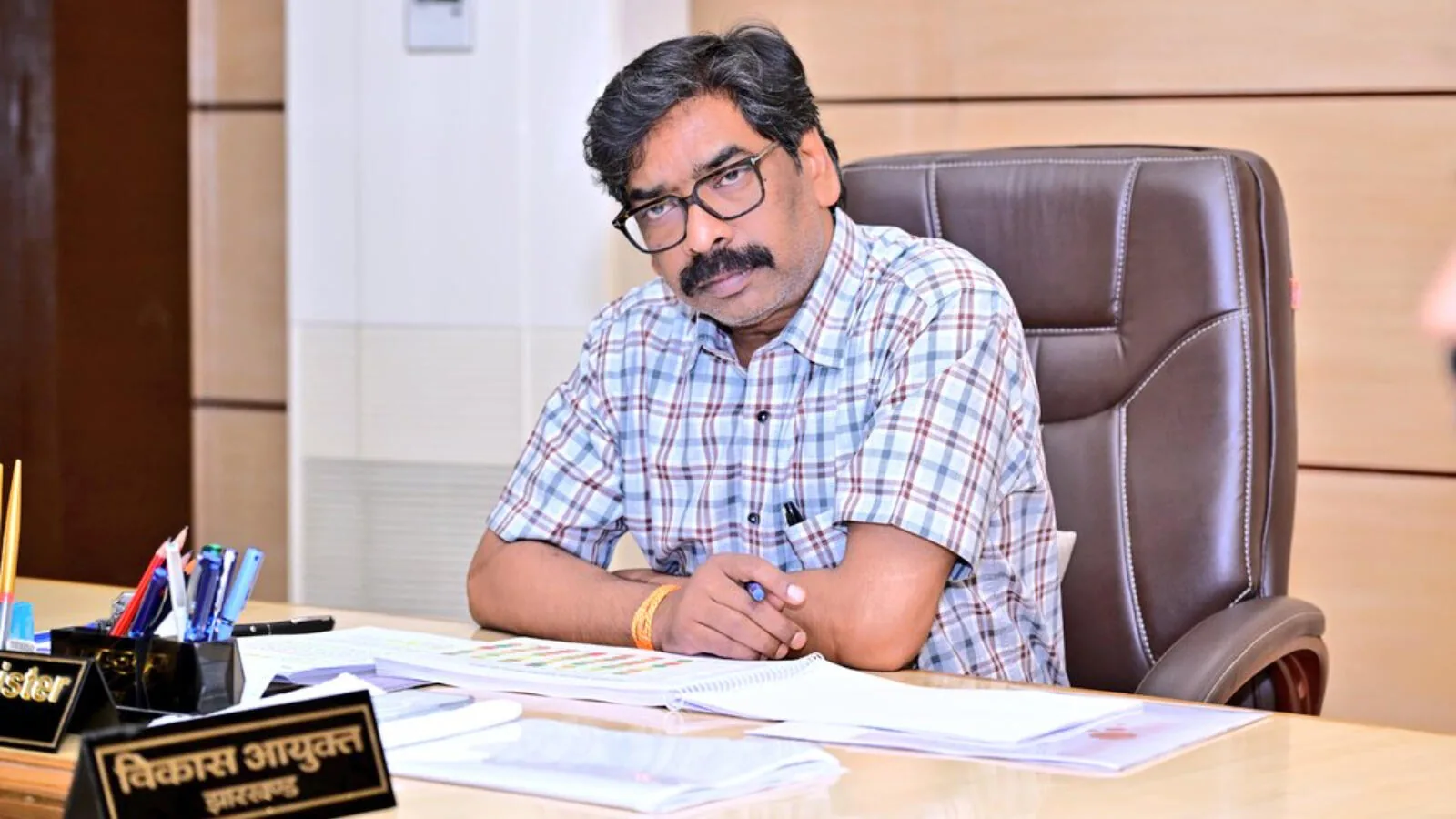 सड़क परियोजनाएं तेज: मुख्यमंत्री हेमंत सोरेन की नाराजगी के बाद पथ निर्माण विभाग सक्रिय