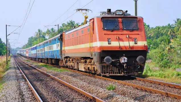 विशेष ट्रेन संचालन: गोमतीनगर से वलसाड के लिए आज से चलेगी फेस्टिवल स्पेशल ट्रेन